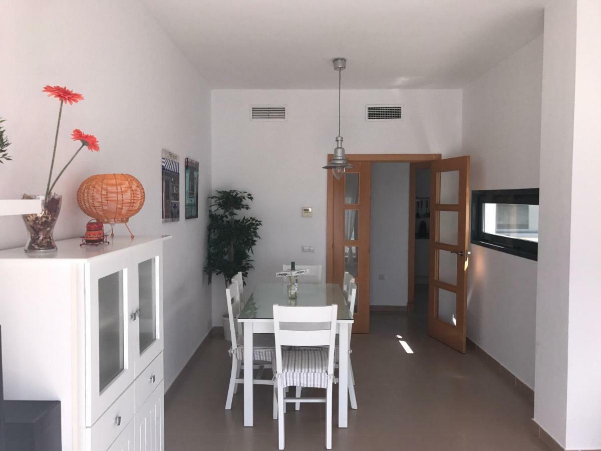 Casa Anna Apartment โกนิล เด ลาฟรอนเตรา ภายนอก รูปภาพ